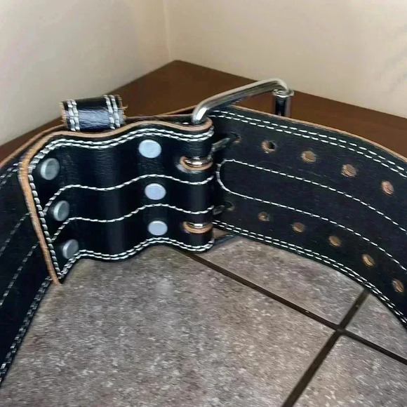 Fit Active Sports Weightlifting Belt - Picture 3 of 7